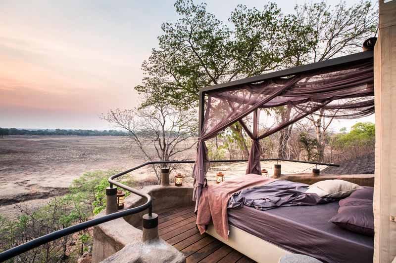 The Puku Ridge star-bed at first light