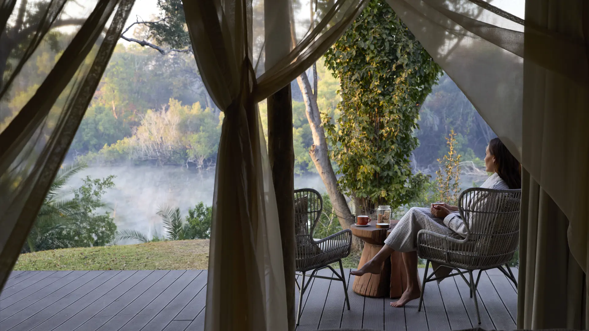 Zllc lolelunga room deck morning coffee