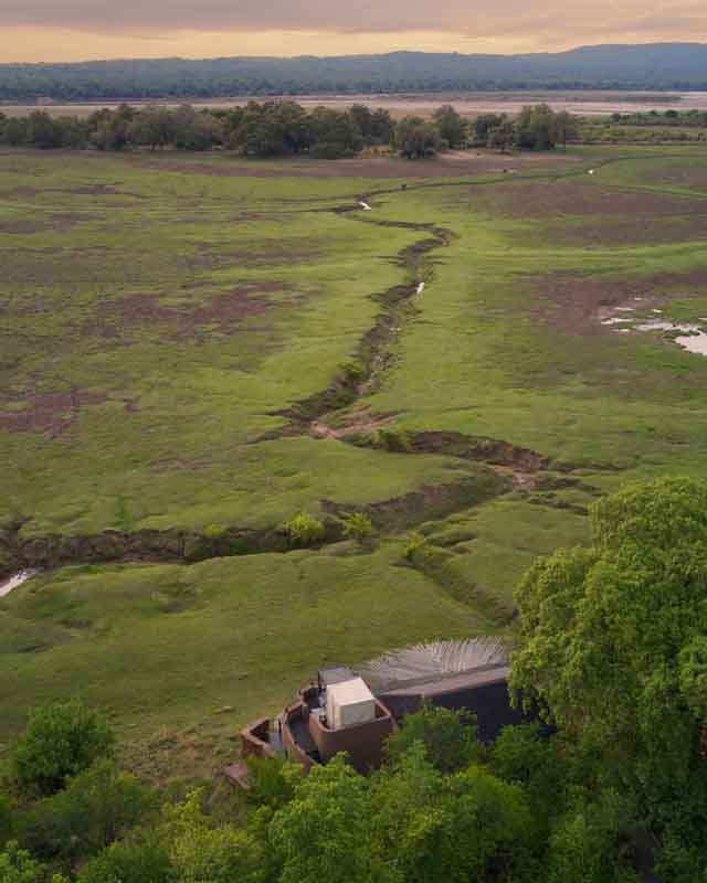 Puku Ridge above the floodplain